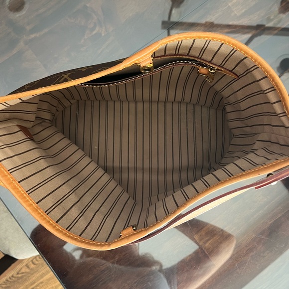 Authentic Louis Vuitton Monogrammed Bag - Large Tote - Picture 2 of 9